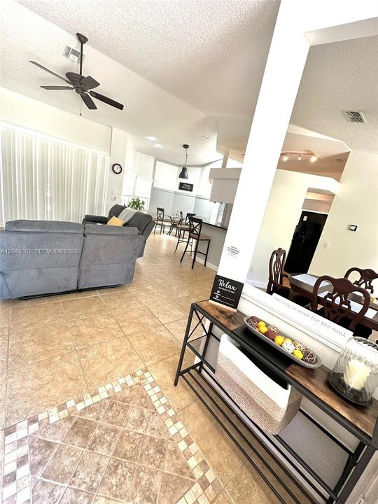 For Rent: $3,000 (3 beds, 2 baths, 1568 Square Feet)