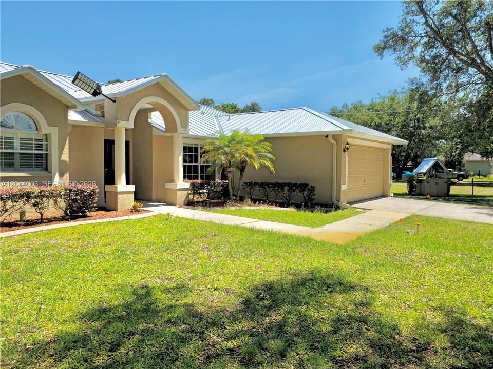 For Rent: $3,000 (3 beds, 2 baths, 1568 Square Feet)