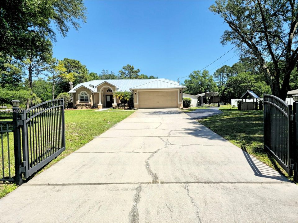 For Rent: $3,000 (3 beds, 2 baths, 1568 Square Feet)