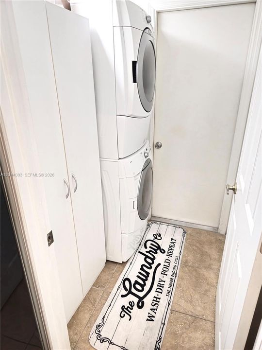 For Rent: $3,000 (3 beds, 2 baths, 1568 Square Feet)