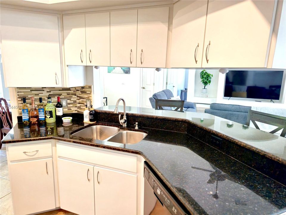 For Rent: $3,000 (3 beds, 2 baths, 1568 Square Feet)