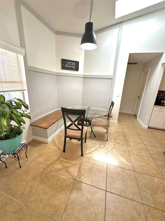 For Rent: $3,000 (3 beds, 2 baths, 1568 Square Feet)