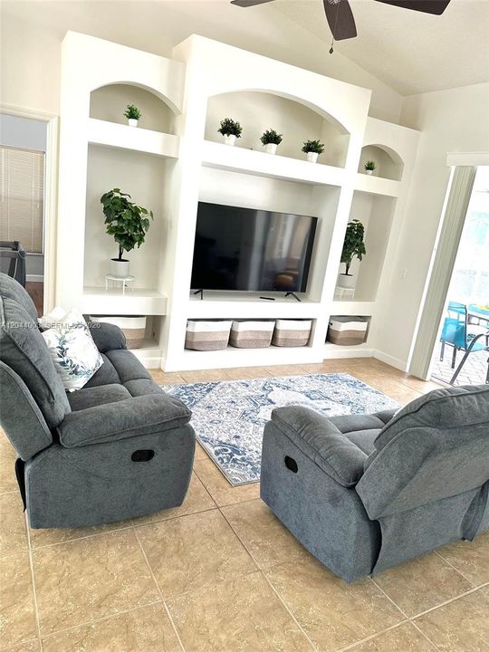 For Rent: $3,000 (3 beds, 2 baths, 1568 Square Feet)