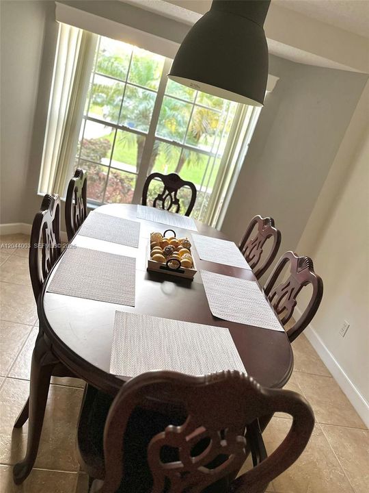For Rent: $3,000 (3 beds, 2 baths, 1568 Square Feet)