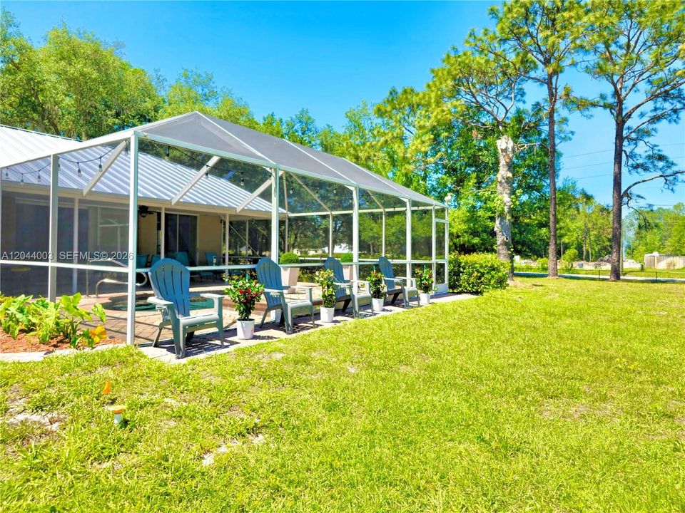 For Rent: $3,000 (3 beds, 2 baths, 1568 Square Feet)