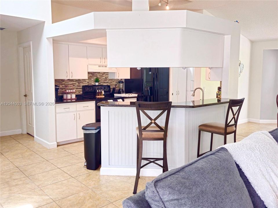 For Rent: $3,000 (3 beds, 2 baths, 1568 Square Feet)