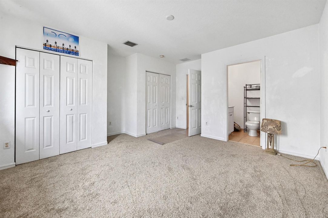 21 Bedroom 06
