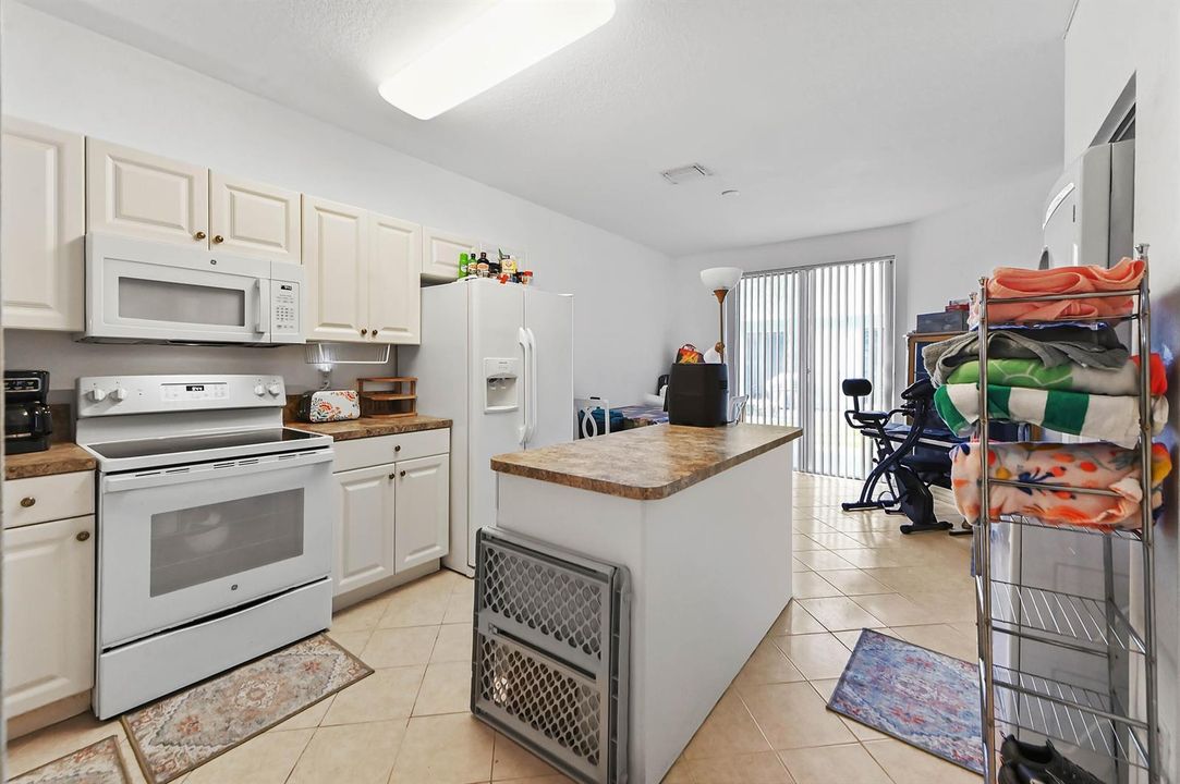09 Kitchen 02