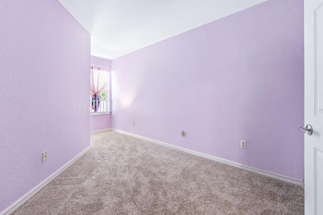 16 Bedroom 01