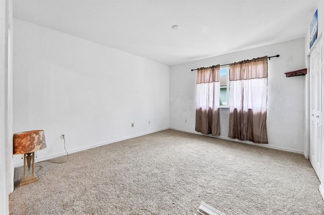 20 Bedroom 05