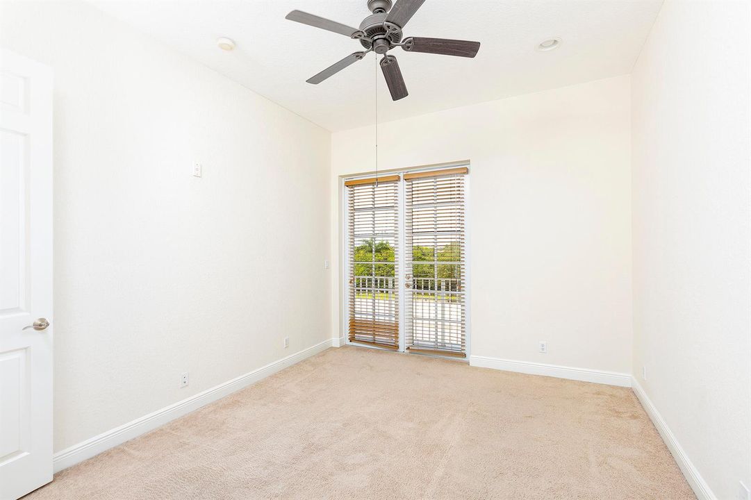 29_U2_Bedroom2_2