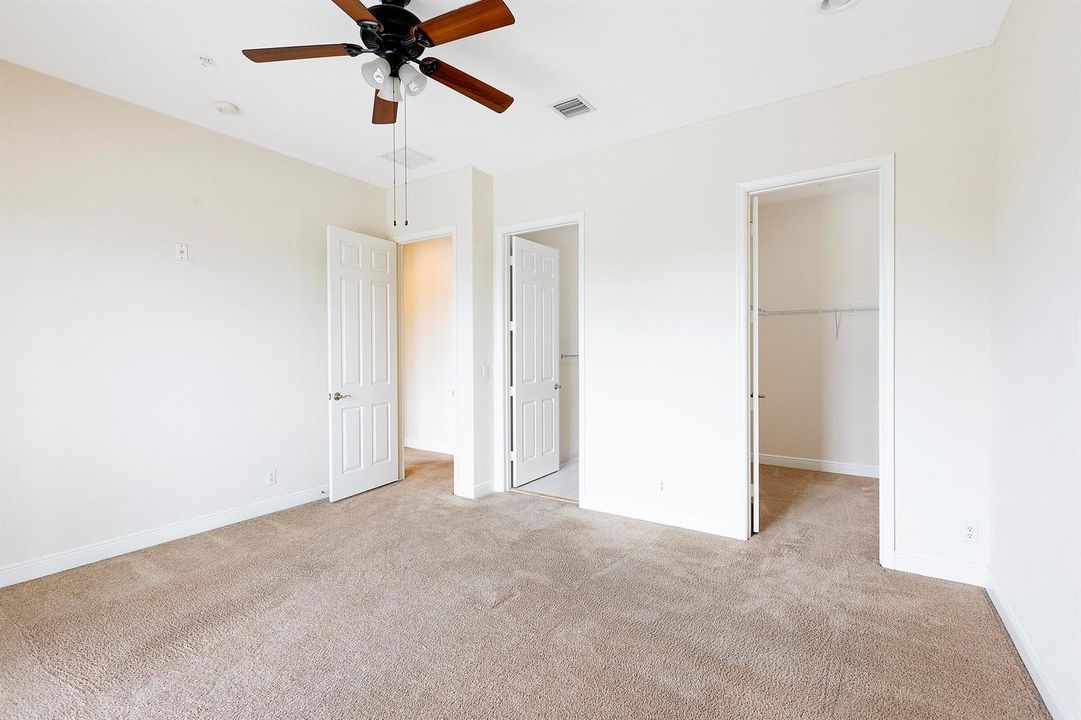 23_U2_Masterbedroom_1