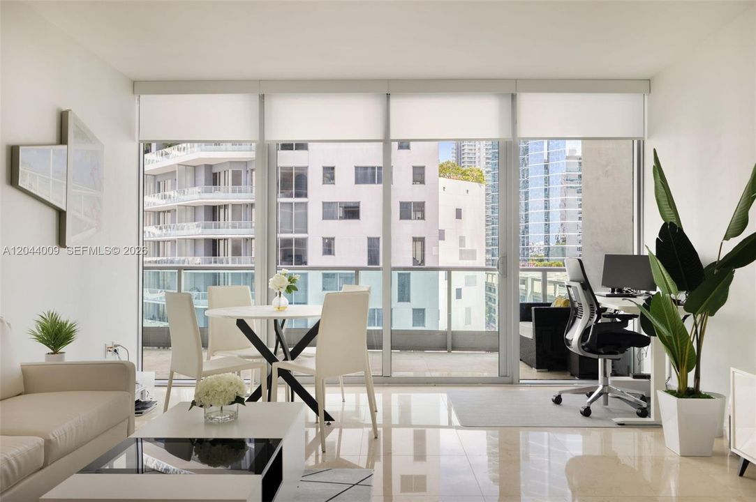 For Sale: $755,000 (1 beds, 1 baths, 895 Square Feet)