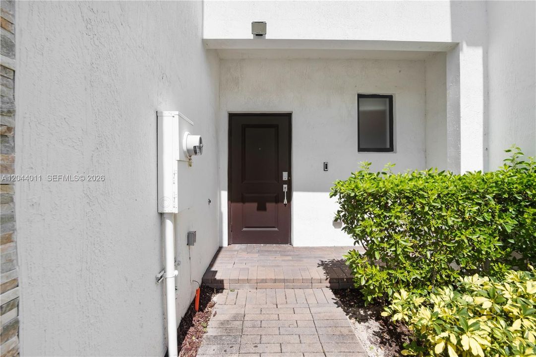 For Sale: $550,000 (3 beds, 2 baths, 1378 Square Feet)