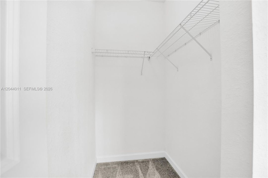 For Sale: $550,000 (3 beds, 2 baths, 1378 Square Feet)
