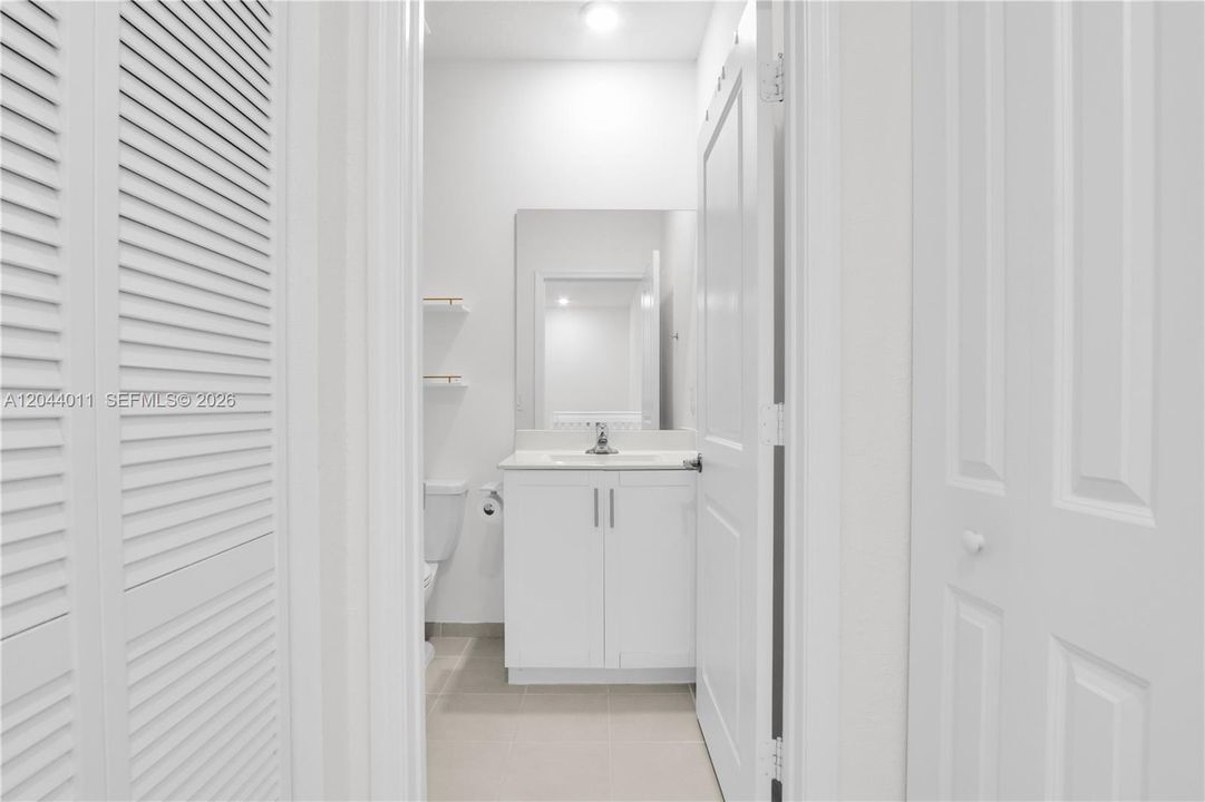For Sale: $550,000 (3 beds, 2 baths, 1378 Square Feet)
