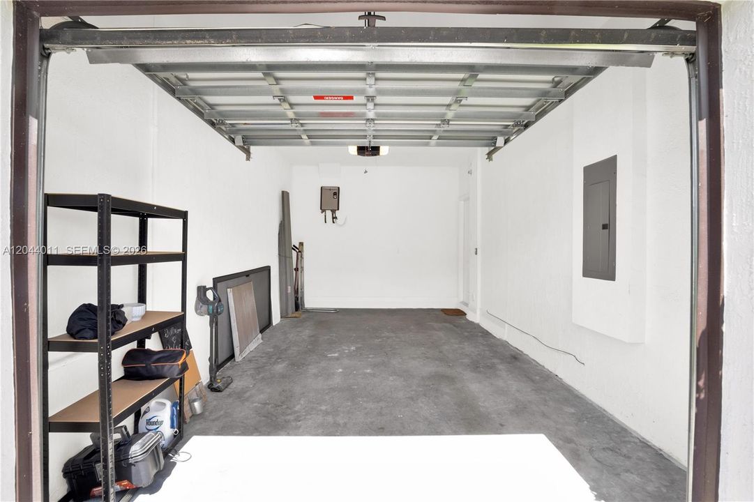 For Sale: $550,000 (3 beds, 2 baths, 1378 Square Feet)