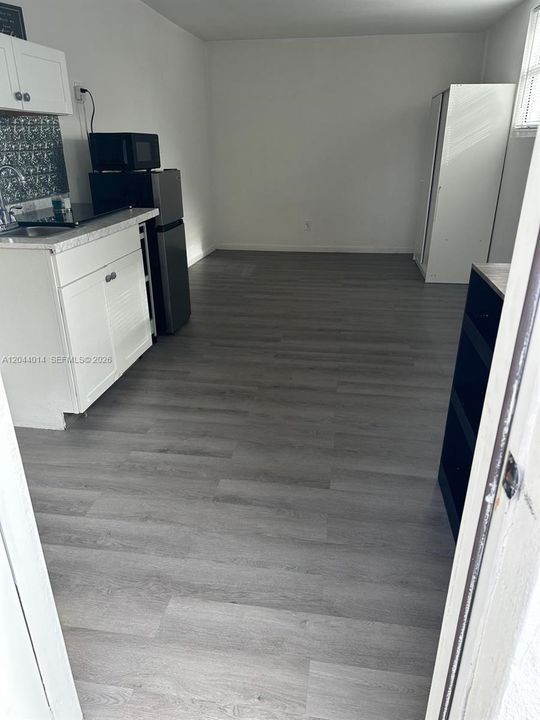 На продажу: $415,900 (2 спален, 1 ванн, 1207 Квадратных фут)