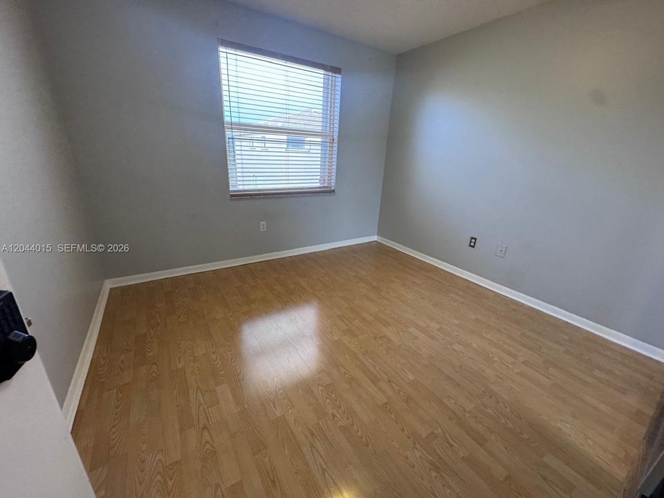 Active With Contract: $3,200 (3 beds, 2 baths, 1515 Square Feet)