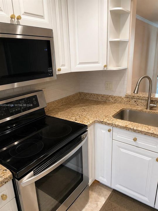 For Sale: $199,000 (1 beds, 1 baths, 847 Square Feet)