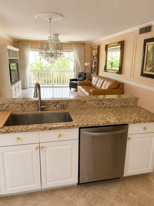 For Sale: $199,000 (1 beds, 1 baths, 847 Square Feet)