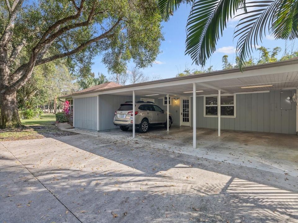 3 car Attached carport