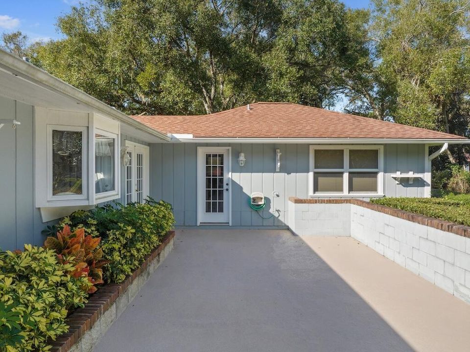 Spacious back patio
