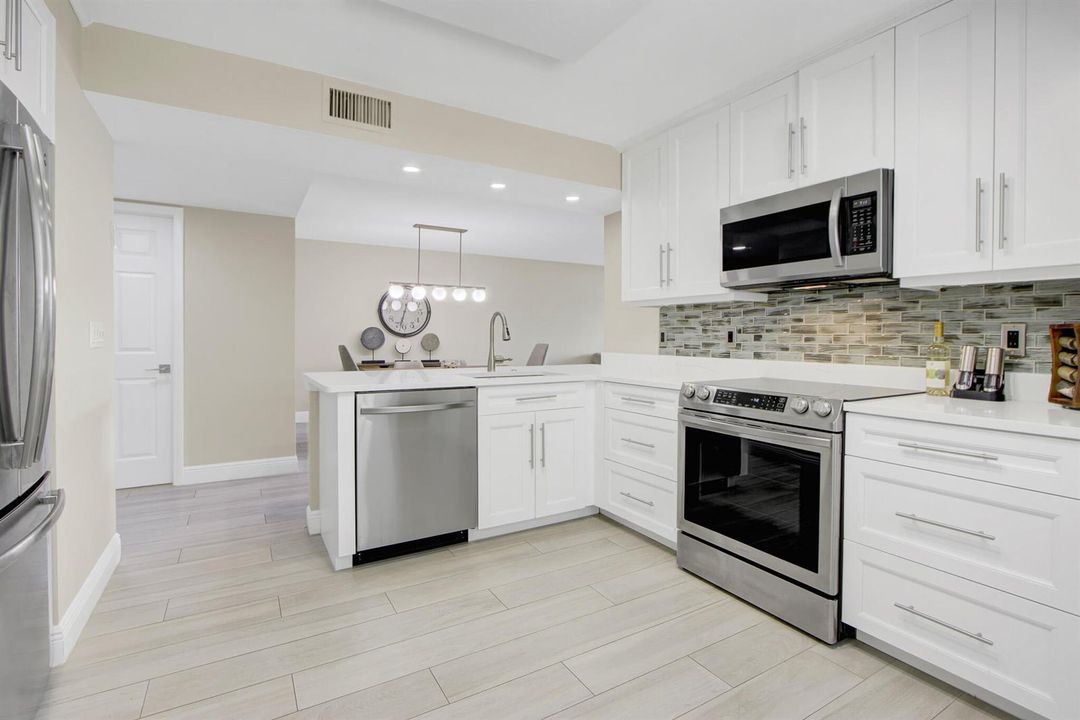 15451-Pembridge-Dr-206_22_MLS
