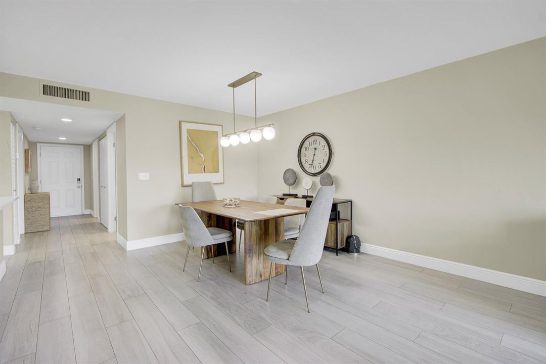 15451-Pembridge-Dr-206_09_MLS