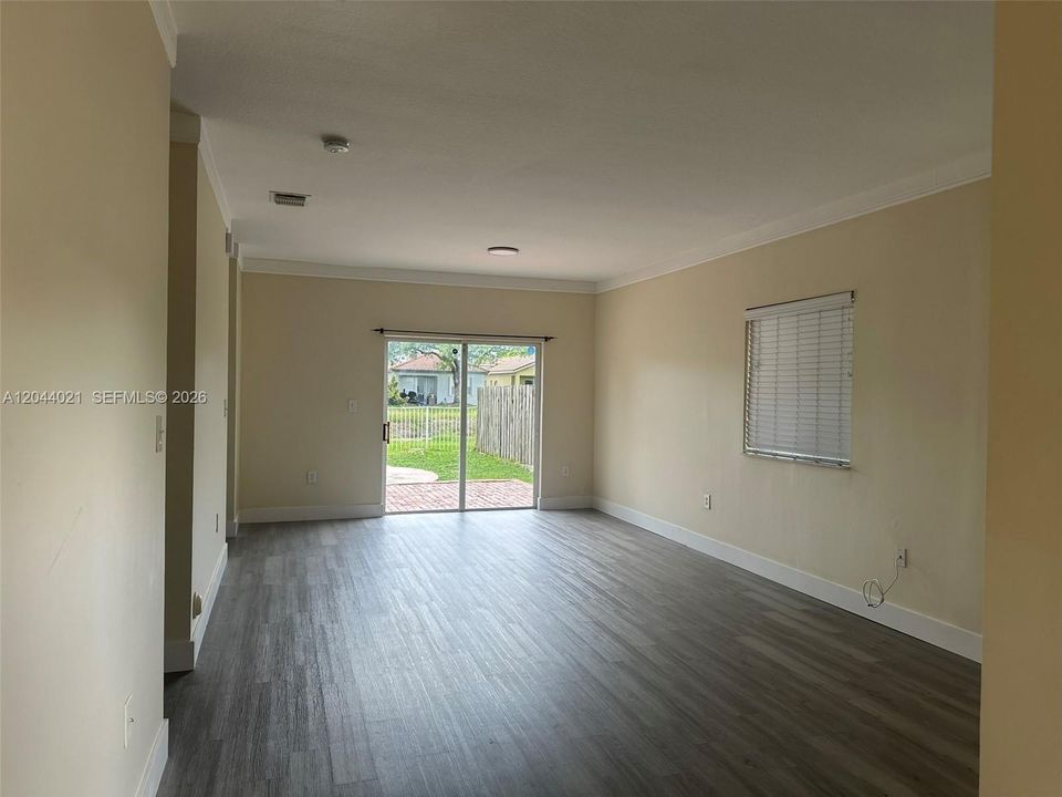 В аренду: $2,500 (3 спален, 2 ванн, 1507 Квадратных фут)