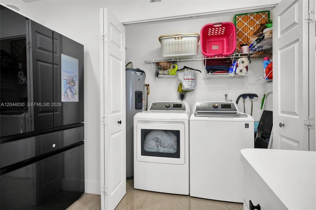 На продажу: $569,900 (3 спален, 2 ванн, 1260 Квадратных фут)