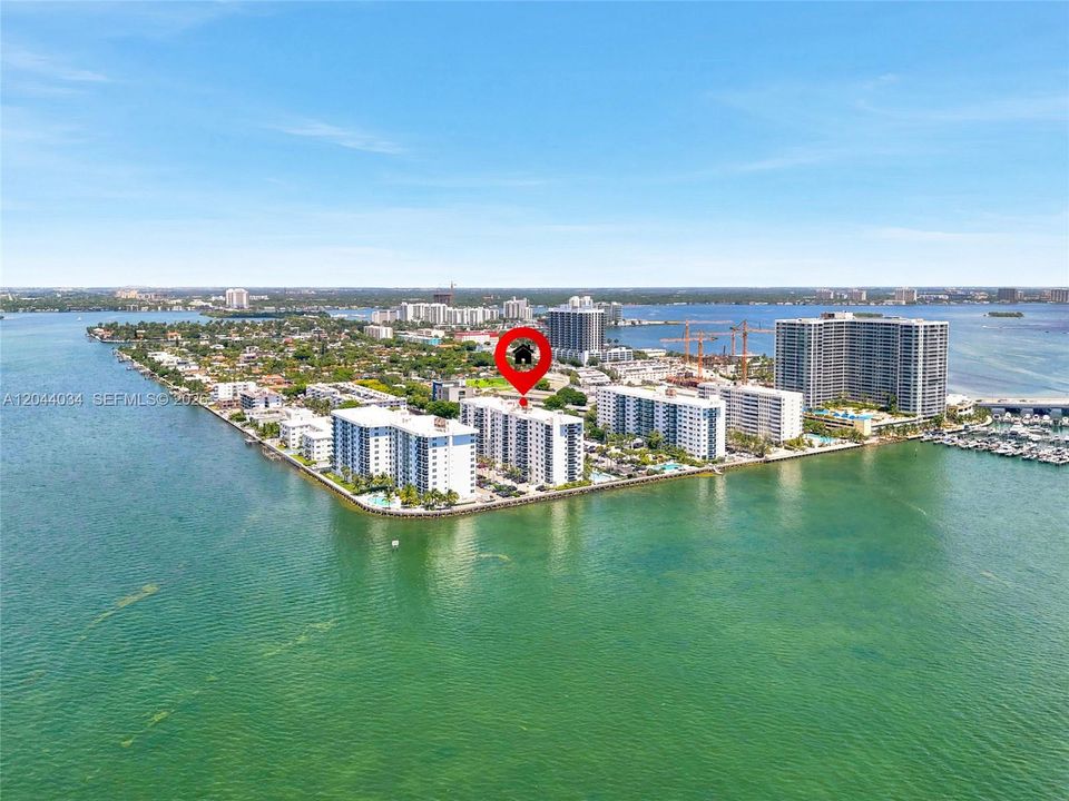 На продажу: $265,000 (1 спален, 1 ванн, 825 Квадратных фут)