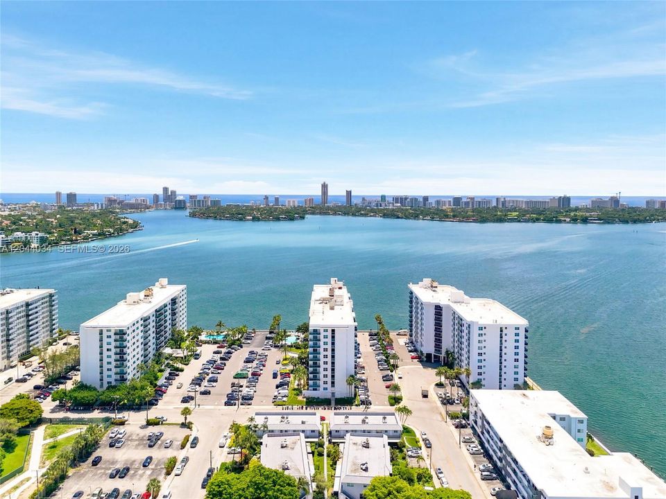 На продажу: $265,000 (1 спален, 1 ванн, 825 Квадратных фут)