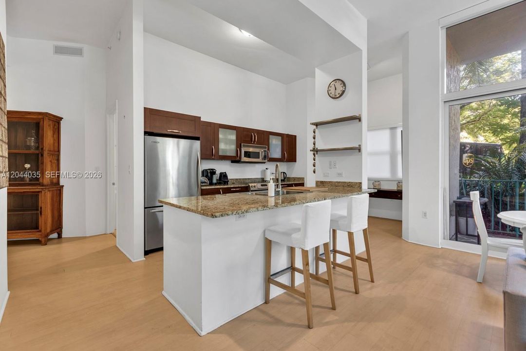 На продажу: $499,000 (2 спален, 2 ванн, 1470 Квадратных фут)