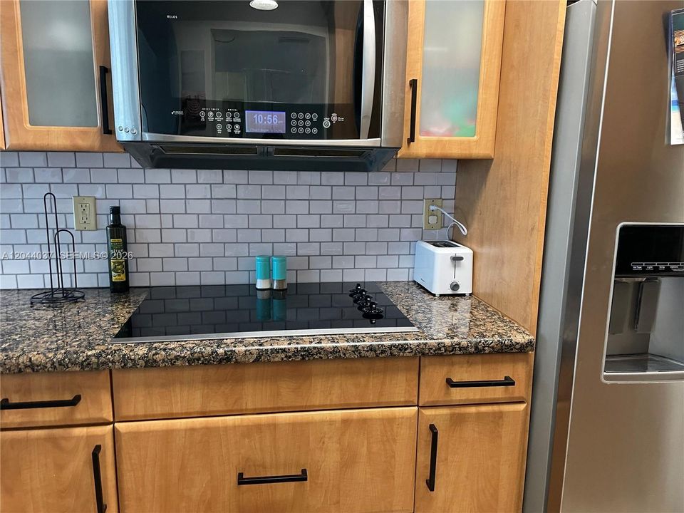 For Rent: $2,250 (0 beds, 1 baths, 600 Square Feet)