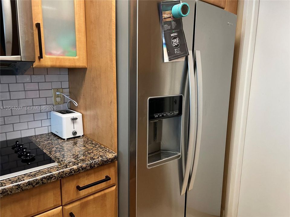 For Rent: $2,250 (0 beds, 1 baths, 600 Square Feet)