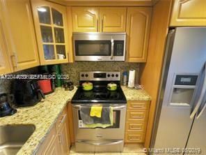For Rent: $1,900 (2 beds, 1 baths, 953 Square Feet)