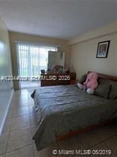 For Rent: $1,900 (2 beds, 1 baths, 953 Square Feet)