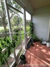 For Rent: $1,900 (2 beds, 1 baths, 953 Square Feet)