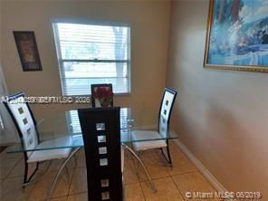 For Rent: $1,900 (2 beds, 1 baths, 953 Square Feet)