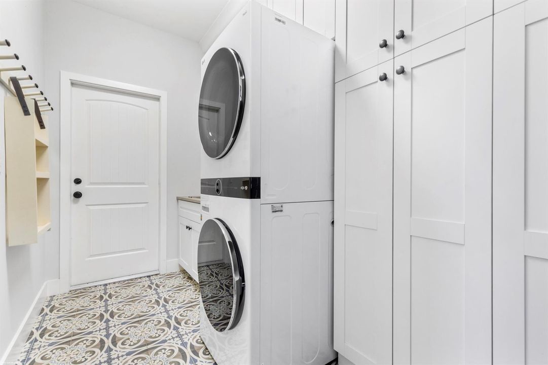 15611 Milan Ct 046