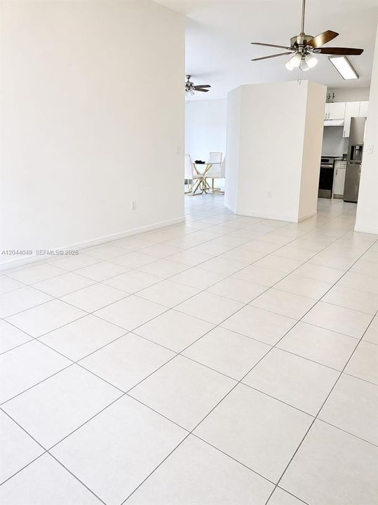 В аренду: $3,700 (3 спален, 2 ванн, 1236 Квадратных фут)