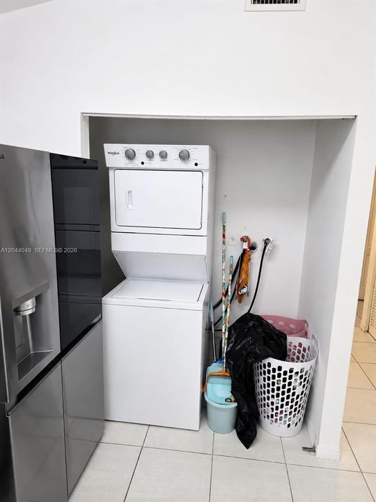 В аренду: $3,700 (3 спален, 2 ванн, 1236 Квадратных фут)