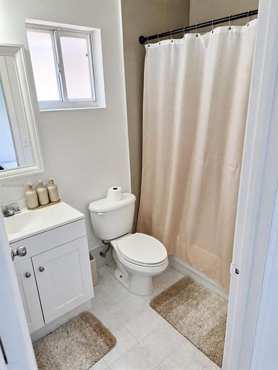 В аренду: $3,700 (3 спален, 2 ванн, 1236 Квадратных фут)