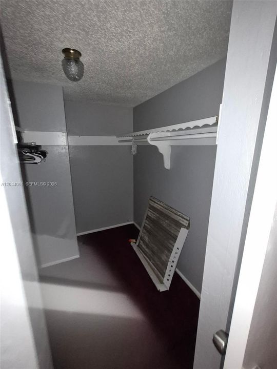 На продажу: $119,999 (2 спален, 2 ванн, 1088 Квадратных фут)