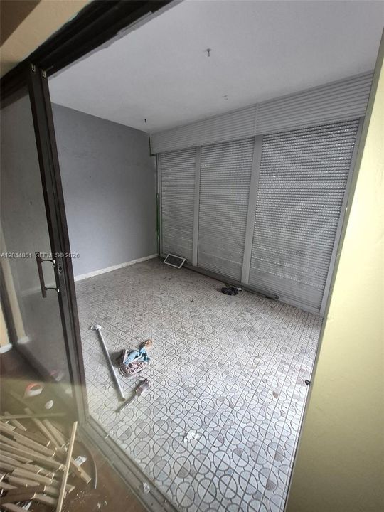 На продажу: $119,999 (2 спален, 2 ванн, 1088 Квадратных фут)