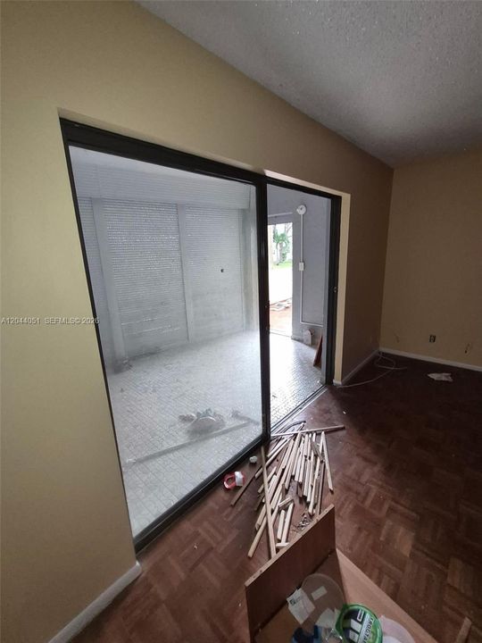 На продажу: $119,999 (2 спален, 2 ванн, 1088 Квадратных фут)