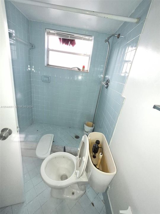 На продажу: $119,999 (2 спален, 2 ванн, 1088 Квадратных фут)