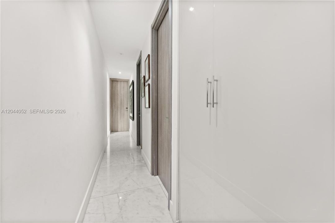 En Venta: $1,420,000 (3 camas, 2 baños, 2024 Pies cuadrados)