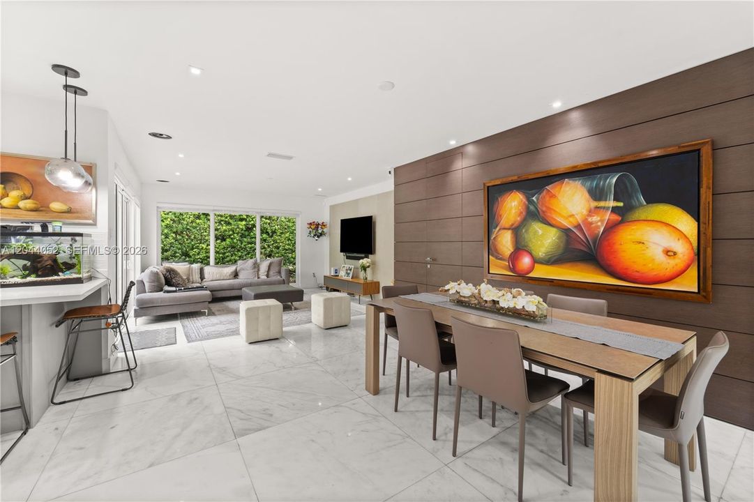En Venta: $1,420,000 (3 camas, 2 baños, 2024 Pies cuadrados)